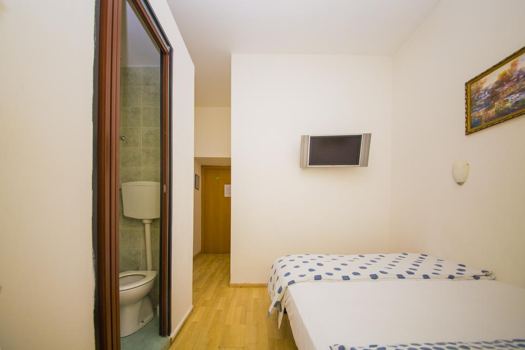 The Voice Of Roma Guesthouse Ngoại thất bức ảnh
